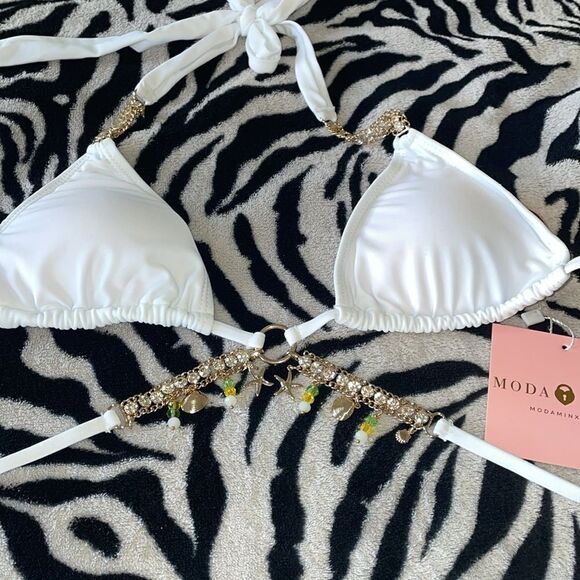 Moda minx gold tone sea shell charm Seychelles wrap around bikini top in white - Picture 6 of 8